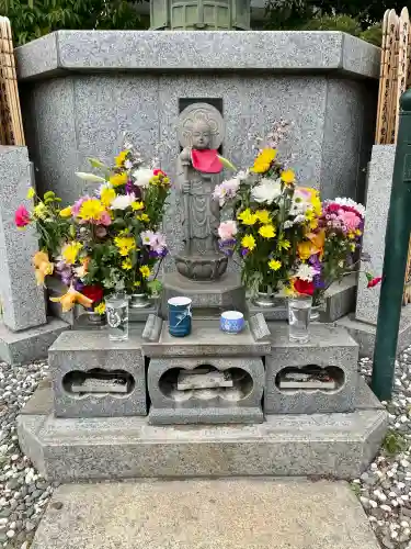 東覺寺の{uncategorized: "未分類", other: "その他", undefined: "問題あり", building: "その他建物", grave: "お墓", sacred_gate: "鳥居", guardian: "狛犬", statue: "像", buddha: "仏像", history: "歴史", nature: "自然", garden: "庭園", animal: "動物", pagoda: "塔", temizu: "手水舎", mountain_gate: "山門・神門", sanctuary: "本殿・本堂", subordinate: "末社・摂社", art: "芸術", scenery: "景色", jizo: "地蔵", ema: "絵馬", goshuin: "御朱印", omikuji: "おみくじ", items: "授与品その他", amulet: "お守り", goshuincho: "御朱印帳", eats: "食事", festival: "お祭り", votive_dance: "神楽", shichigosan: "七五三参", wedding: "結婚式", experience: "体験その他", initially: "初詣", around: "周辺", anti_infection: "感染症対策"}