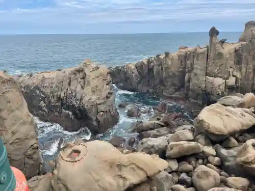 鵜戸神宮の{uncategorized: "未分類", other: "その他", undefined: "問題あり", building: "その他建物", grave: "お墓", sacred_gate: "鳥居", guardian: "狛犬", statue: "像", buddha: "仏像", history: "歴史", nature: "自然", garden: "庭園", animal: "動物", pagoda: "塔", temizu: "手水舎", mountain_gate: "山門・神門", sanctuary: "本殿・本堂", subordinate: "末社・摂社", art: "芸術", scenery: "景色", jizo: "地蔵", ema: "絵馬", goshuin: "御朱印", omikuji: "おみくじ", items: "授与品その他", amulet: "お守り", goshuincho: "御朱印帳", eats: "食事", festival: "お祭り", votive_dance: "神楽", shichigosan: "七五三参", wedding: "結婚式", experience: "体験その他", initially: "初詣", around: "周辺", anti_infection: "感染症対策"}
