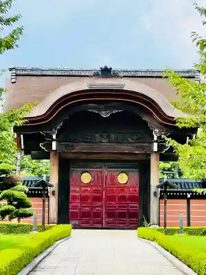 総持寺の{uncategorized: "未分類", other: "その他", undefined: "問題あり", building: "その他建物", grave: "お墓", sacred_gate: "鳥居", guardian: "狛犬", statue: "像", buddha: "仏像", history: "歴史", nature: "自然", garden: "庭園", animal: "動物", pagoda: "塔", temizu: "手水舎", mountain_gate: "山門・神門", sanctuary: "本殿・本堂", subordinate: "末社・摂社", art: "芸術", scenery: "景色", jizo: "地蔵", ema: "絵馬", goshuin: "御朱印", omikuji: "おみくじ", items: "授与品その他", amulet: "お守り", goshuincho: "御朱印帳", eats: "食事", festival: "お祭り", votive_dance: "神楽", shichigosan: "七五三参", wedding: "結婚式", experience: "体験その他", initially: "初詣", around: "周辺", anti_infection: "感染症対策"}