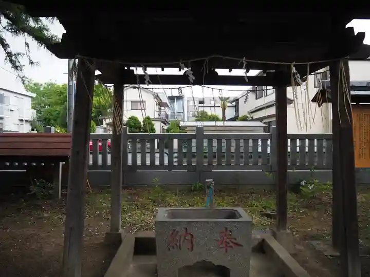 雷神社の手水舎
