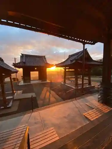 陽興寺の山門・神門