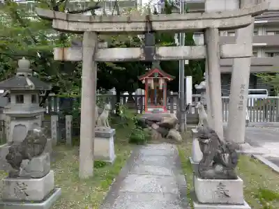 土佐稲荷神社の{uncategorized: "未分類", other: "その他", undefined: "問題あり", building: "その他建物", grave: "お墓", sacred_gate: "鳥居", guardian: "狛犬", statue: "像", buddha: "仏像", history: "歴史", nature: "自然", garden: "庭園", animal: "動物", pagoda: "塔", temizu: "手水舎", mountain_gate: "山門・神門", sanctuary: "本殿・本堂", subordinate: "末社・摂社", art: "芸術", scenery: "景色", jizo: "地蔵", ema: "絵馬", goshuin: "御朱印", omikuji: "おみくじ", items: "授与品その他", amulet: "お守り", goshuincho: "御朱印帳", eats: "食事", festival: "お祭り", votive_dance: "神楽", shichigosan: "七五三参", wedding: "結婚式", experience: "体験その他", initially: "初詣", around: "周辺", anti_infection: "感染症対策"}