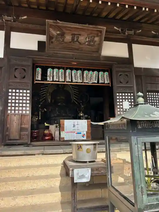 関善光寺の{uncategorized: "未分類", other: "その他", undefined: "問題あり", building: "その他建物", grave: "お墓", sacred_gate: "鳥居", guardian: "狛犬", statue: "像", buddha: "仏像", history: "歴史", nature: "自然", garden: "庭園", animal: "動物", pagoda: "塔", temizu: "手水舎", mountain_gate: "山門・神門", sanctuary: "本殿・本堂", subordinate: "末社・摂社", art: "芸術", scenery: "景色", jizo: "地蔵", ema: "絵馬", goshuin: "御朱印", omikuji: "おみくじ", items: "授与品その他", amulet: "お守り", goshuincho: "御朱印帳", eats: "食事", festival: "お祭り", votive_dance: "神楽", shichigosan: "七五三参", wedding: "結婚式", experience: "体験その他", initially: "初詣", around: "周辺", anti_infection: "感染症対策"}