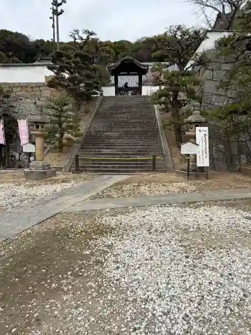 西国寺の{uncategorized: "未分類", other: "その他", undefined: "問題あり", building: "その他建物", grave: "お墓", sacred_gate: "鳥居", guardian: "狛犬", statue: "像", buddha: "仏像", history: "歴史", nature: "自然", garden: "庭園", animal: "動物", pagoda: "塔", temizu: "手水舎", mountain_gate: "山門・神門", sanctuary: "本殿・本堂", subordinate: "末社・摂社", art: "芸術", scenery: "景色", jizo: "地蔵", ema: "絵馬", goshuin: "御朱印", omikuji: "おみくじ", items: "授与品その他", amulet: "お守り", goshuincho: "御朱印帳", eats: "食事", festival: "お祭り", votive_dance: "神楽", shichigosan: "七五三参", wedding: "結婚式", experience: "体験その他", initially: "初詣", around: "周辺", anti_infection: "感染症対策"}