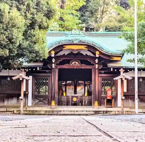 白金氷川神社の本殿