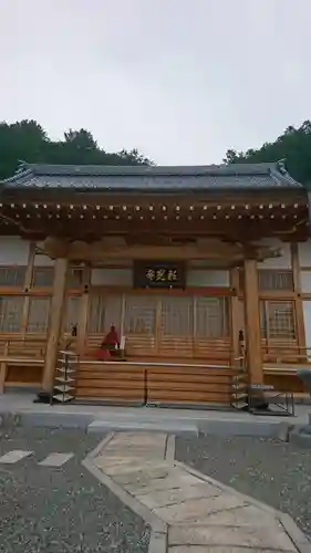 頼光寺の本殿・本堂