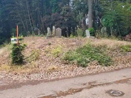 足高稲荷神社の仏像