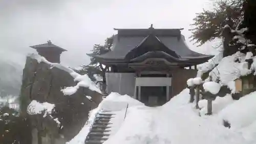 宝珠山 立石寺の{uncategorized: "未分類", other: "その他", undefined: "問題あり", building: "その他建物", grave: "お墓", sacred_gate: "鳥居", guardian: "狛犬", statue: "像", buddha: "仏像", history: "歴史", nature: "自然", garden: "庭園", animal: "動物", pagoda: "塔", temizu: "手水舎", mountain_gate: "山門・神門", sanctuary: "本殿・本堂", subordinate: "末社・摂社", art: "芸術", scenery: "景色", jizo: "地蔵", ema: "絵馬", goshuin: "御朱印", omikuji: "おみくじ", items: "授与品その他", amulet: "お守り", goshuincho: "御朱印帳", eats: "食事", festival: "お祭り", votive_dance: "神楽", shichigosan: "七五三参", wedding: "結婚式", experience: "体験その他", initially: "初詣", around: "周辺", anti_infection: "感染症対策"}