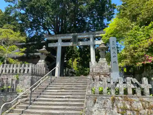 城上神社の{uncategorized: "未分類", other: "その他", undefined: "問題あり", building: "その他建物", grave: "お墓", sacred_gate: "鳥居", guardian: "狛犬", statue: "像", buddha: "仏像", history: "歴史", nature: "自然", garden: "庭園", animal: "動物", pagoda: "塔", temizu: "手水舎", mountain_gate: "山門・神門", sanctuary: "本殿・本堂", subordinate: "末社・摂社", art: "芸術", scenery: "景色", jizo: "地蔵", ema: "絵馬", goshuin: "御朱印", omikuji: "おみくじ", items: "授与品その他", amulet: "お守り", goshuincho: "御朱印帳", eats: "食事", festival: "お祭り", votive_dance: "神楽", shichigosan: "七五三参", wedding: "結婚式", experience: "体験その他", initially: "初詣", around: "周辺", anti_infection: "感染症対策"}