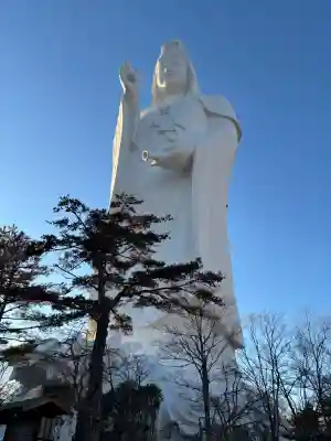 大観密寺の{uncategorized: "未分類", other: "その他", undefined: "問題あり", building: "その他建物", grave: "お墓", sacred_gate: "鳥居", guardian: "狛犬", statue: "像", buddha: "仏像", history: "歴史", nature: "自然", garden: "庭園", animal: "動物", pagoda: "塔", temizu: "手水舎", mountain_gate: "山門・神門", sanctuary: "本殿・本堂", subordinate: "末社・摂社", art: "芸術", scenery: "景色", jizo: "地蔵", ema: "絵馬", goshuin: "御朱印", omikuji: "おみくじ", items: "授与品その他", amulet: "お守り", goshuincho: "御朱印帳", eats: "食事", festival: "お祭り", votive_dance: "神楽", shichigosan: "七五三参", wedding: "結婚式", experience: "体験その他", initially: "初詣", around: "周辺", anti_infection: "感染症対策"}