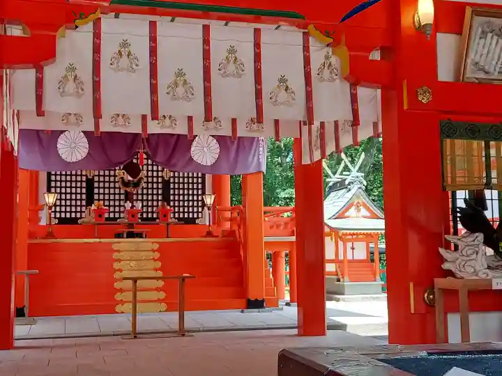 熊野速玉大社の{uncategorized: "未分類", other: "その他", undefined: "問題あり", building: "その他建物", grave: "お墓", sacred_gate: "鳥居", guardian: "狛犬", statue: "像", buddha: "仏像", history: "歴史", nature: "自然", garden: "庭園", animal: "動物", pagoda: "塔", temizu: "手水舎", mountain_gate: "山門・神門", sanctuary: "本殿・本堂", subordinate: "末社・摂社", art: "芸術", scenery: "景色", jizo: "地蔵", ema: "絵馬", goshuin: "御朱印", omikuji: "おみくじ", items: "授与品その他", amulet: "お守り", goshuincho: "御朱印帳", eats: "食事", festival: "お祭り", votive_dance: "神楽", shichigosan: "七五三参", wedding: "結婚式", experience: "体験その他", initially: "初詣", around: "周辺", anti_infection: "感染症対策"}