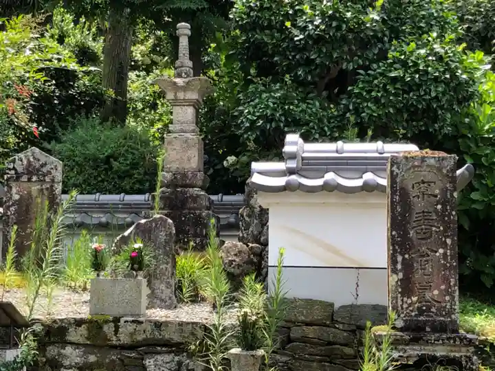 学文路刈萱堂(和歌山県)