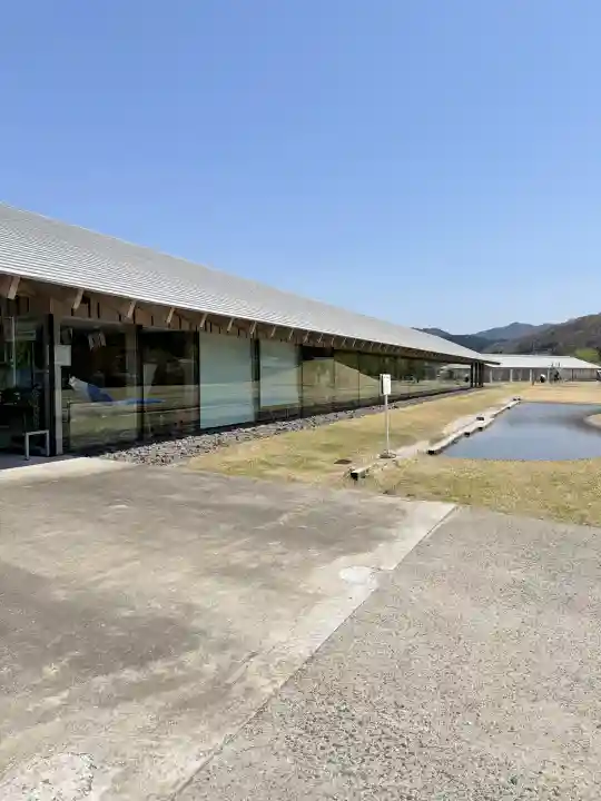 佐多六神社の{uncategorized: "未分類", other: "その他", undefined: "問題あり", building: "その他建物", grave: "お墓", sacred_gate: "鳥居", guardian: "狛犬", statue: "像", buddha: "仏像", history: "歴史", nature: "自然", garden: "庭園", animal: "動物", pagoda: "塔", temizu: "手水舎", mountain_gate: "山門・神門", sanctuary: "本殿・本堂", subordinate: "末社・摂社", art: "芸術", scenery: "景色", jizo: "地蔵", ema: "絵馬", goshuin: "御朱印", omikuji: "おみくじ", items: "授与品その他", amulet: "お守り", goshuincho: "御朱印帳", eats: "食事", festival: "お祭り", votive_dance: "神楽", shichigosan: "七五三参", wedding: "結婚式", experience: "体験その他", initially: "初詣", around: "周辺", anti_infection: "感染症対策"}