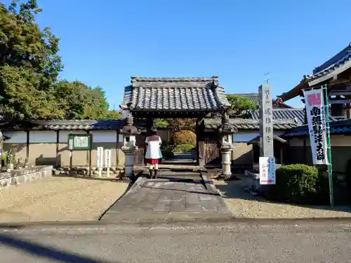 鳳林寺の山門