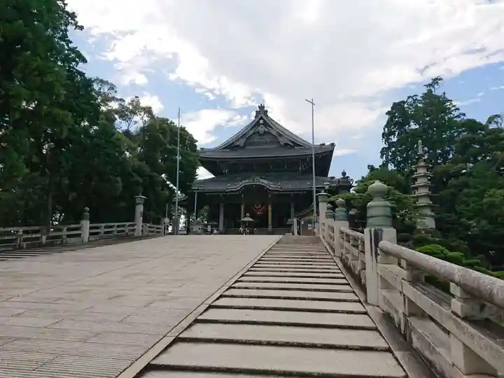 豊川閣 妙厳寺の本殿・本堂