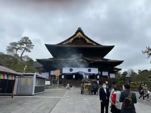 善光寺の本殿・本堂