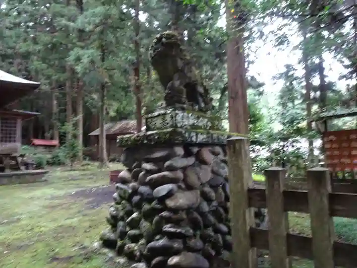 健武山神社の狛犬