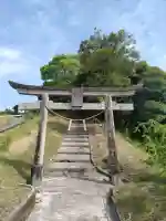 南方神社(諏訪神社)の{uncategorized: "未分類", other: "その他", undefined: "問題あり", building: "その他建物", grave: "お墓", sacred_gate: "鳥居", guardian: "狛犬", statue: "像", buddha: "仏像", history: "歴史", nature: "自然", garden: "庭園", animal: "動物", pagoda: "塔", temizu: "手水舎", mountain_gate: "山門・神門", sanctuary: "本殿・本堂", subordinate: "末社・摂社", art: "芸術", scenery: "景色", jizo: "地蔵", ema: "絵馬", goshuin: "御朱印", omikuji: "おみくじ", items: "授与品その他", amulet: "お守り", goshuincho: "御朱印帳", eats: "食事", festival: "お祭り", votive_dance: "神楽", shichigosan: "七五三参", wedding: "結婚式", experience: "体験その他", initially: "初詣", around: "周辺", anti_infection: "感染症対策"}