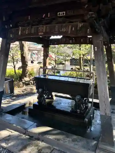 西新井大師総持寺の手水舎
