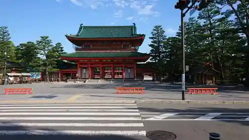 平安神宮の山門