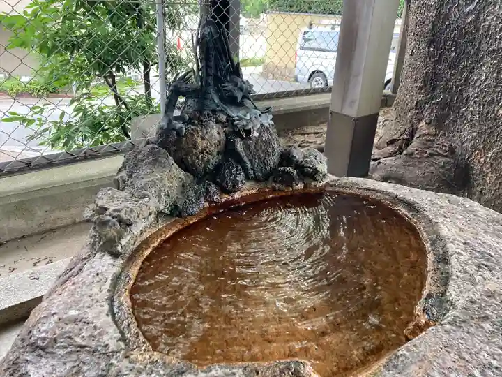 三条八幡神社の手水舎