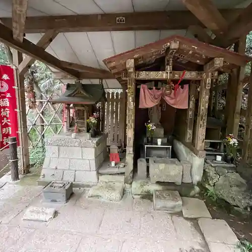 明王院（満願寺別院）の末社・摂社