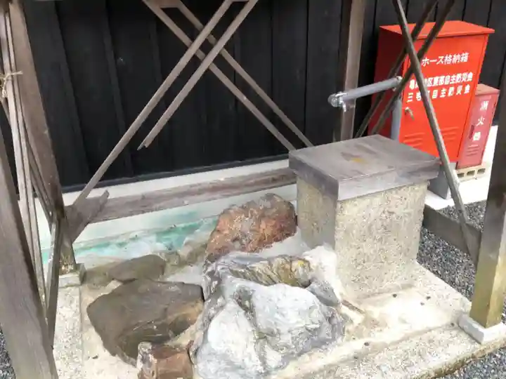 三宅神社の手水舎