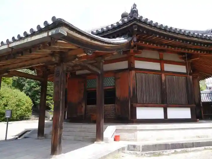 法隆寺の本殿・本堂