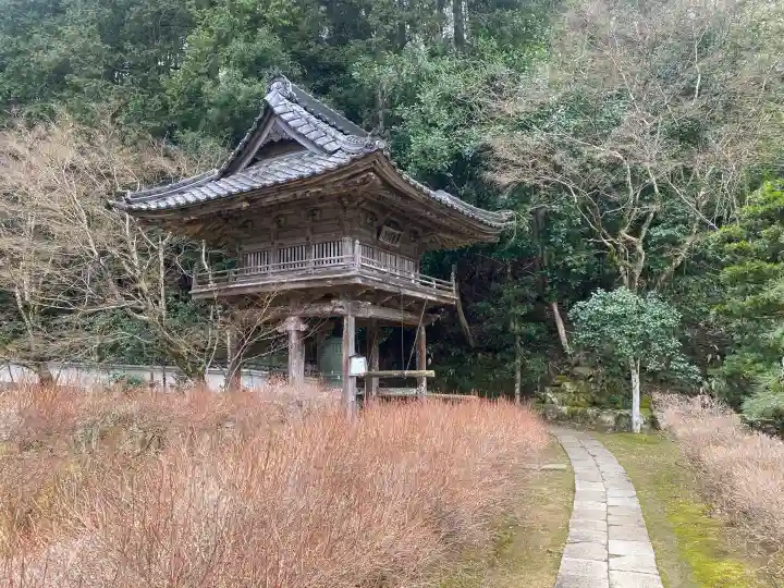 宗鏡寺の{uncategorized: "未分類", other: "その他", undefined: "問題あり", building: "その他建物", grave: "お墓", sacred_gate: "鳥居", guardian: "狛犬", statue: "像", buddha: "仏像", history: "歴史", nature: "自然", garden: "庭園", animal: "動物", pagoda: "塔", temizu: "手水舎", mountain_gate: "山門・神門", sanctuary: "本殿・本堂", subordinate: "末社・摂社", art: "芸術", scenery: "景色", jizo: "地蔵", ema: "絵馬", goshuin: "御朱印", omikuji: "おみくじ", items: "授与品その他", amulet: "お守り", goshuincho: "御朱印帳", eats: "食事", festival: "お祭り", votive_dance: "神楽", shichigosan: "七五三参", wedding: "結婚式", experience: "体験その他", initially: "初詣", around: "周辺", anti_infection: "感染症対策"}