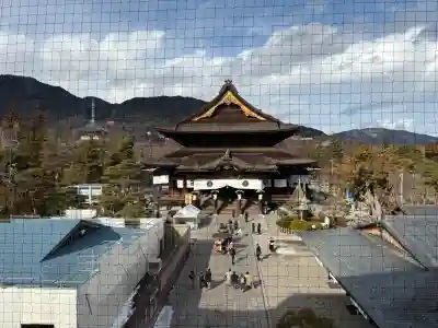 善光寺の{uncategorized: "未分類", other: "その他", undefined: "問題あり", building: "その他建物", grave: "お墓", sacred_gate: "鳥居", guardian: "狛犬", statue: "像", buddha: "仏像", history: "歴史", nature: "自然", garden: "庭園", animal: "動物", pagoda: "塔", temizu: "手水舎", mountain_gate: "山門・神門", sanctuary: "本殿・本堂", subordinate: "末社・摂社", art: "芸術", scenery: "景色", jizo: "地蔵", ema: "絵馬", goshuin: "御朱印", omikuji: "おみくじ", items: "授与品その他", amulet: "お守り", goshuincho: "御朱印帳", eats: "食事", festival: "お祭り", votive_dance: "神楽", shichigosan: "七五三参", wedding: "結婚式", experience: "体験その他", initially: "初詣", around: "周辺", anti_infection: "感染症対策"}