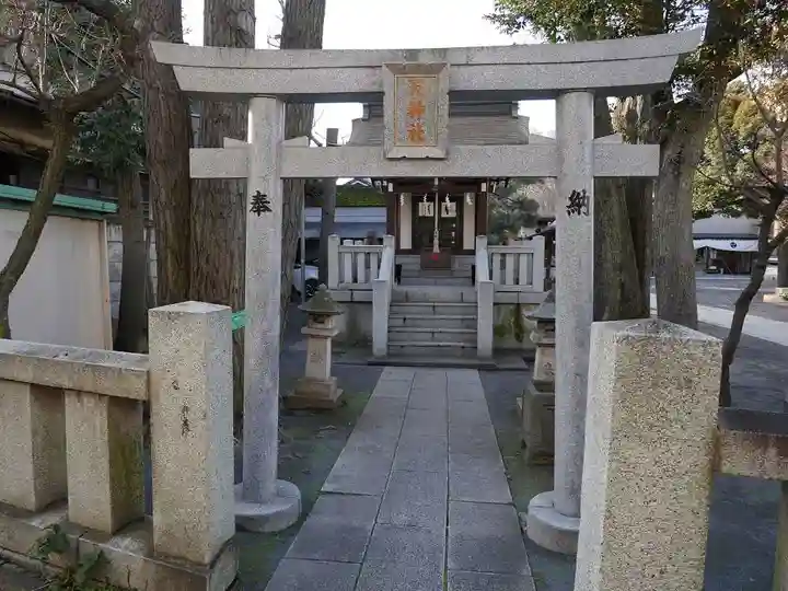 鎧神社の鳥居
