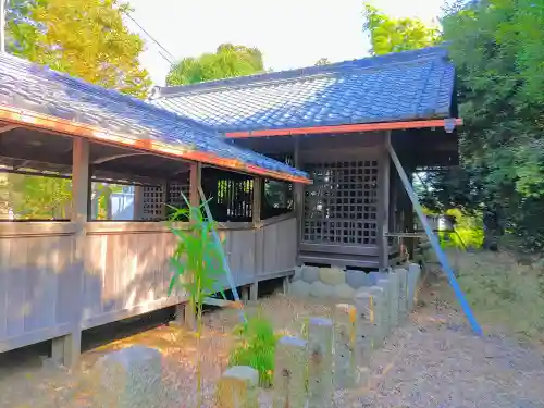 裳咋神社（目比）の本殿