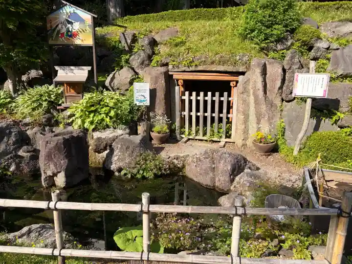 不二阿祖山太神宮の{uncategorized: "未分類", other: "その他", undefined: "問題あり", building: "その他建物", grave: "お墓", sacred_gate: "鳥居", guardian: "狛犬", statue: "像", buddha: "仏像", history: "歴史", nature: "自然", garden: "庭園", animal: "動物", pagoda: "塔", temizu: "手水舎", mountain_gate: "山門・神門", sanctuary: "本殿・本堂", subordinate: "末社・摂社", art: "芸術", scenery: "景色", jizo: "地蔵", ema: "絵馬", goshuin: "御朱印", omikuji: "おみくじ", items: "授与品その他", amulet: "お守り", goshuincho: "御朱印帳", eats: "食事", festival: "お祭り", votive_dance: "神楽", shichigosan: "七五三参", wedding: "結婚式", experience: "体験その他", initially: "初詣", around: "周辺", anti_infection: "感染症対策"}