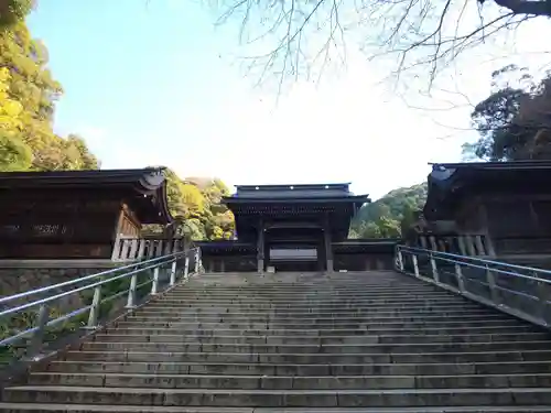 伊奈波神社の山門