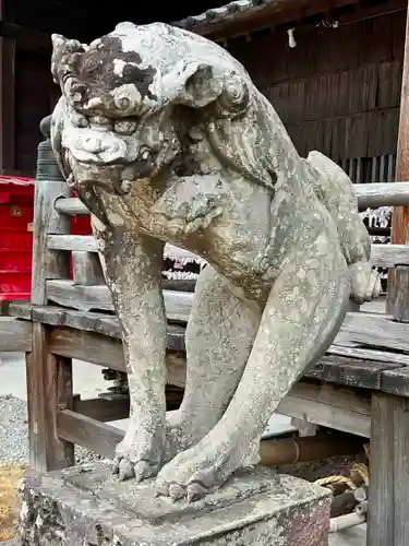 霊丘神社の狛犬