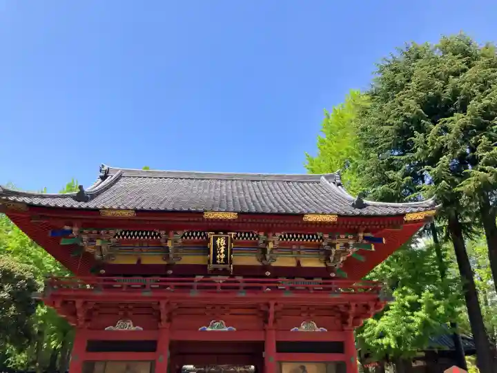 根津神社の{uncategorized: "未分類", other: "その他", undefined: "問題あり", building: "その他建物", grave: "お墓", sacred_gate: "鳥居", guardian: "狛犬", statue: "像", buddha: "仏像", history: "歴史", nature: "自然", garden: "庭園", animal: "動物", pagoda: "塔", temizu: "手水舎", mountain_gate: "山門・神門", sanctuary: "本殿・本堂", subordinate: "末社・摂社", art: "芸術", scenery: "景色", jizo: "地蔵", ema: "絵馬", goshuin: "御朱印", omikuji: "おみくじ", items: "授与品その他", amulet: "お守り", goshuincho: "御朱印帳", eats: "食事", festival: "お祭り", votive_dance: "神楽", shichigosan: "七五三参", wedding: "結婚式", experience: "体験その他", initially: "初詣", around: "周辺", anti_infection: "感染症対策"}
