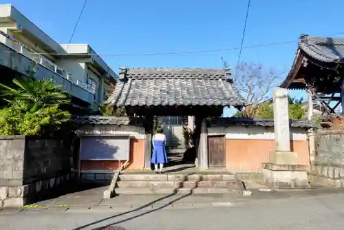 照源寺の山門