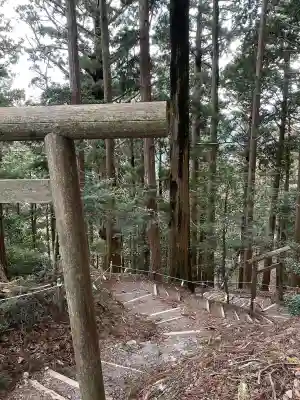 玉置神社の{uncategorized: "未分類", other: "その他", undefined: "問題あり", building: "その他建物", grave: "お墓", sacred_gate: "鳥居", guardian: "狛犬", statue: "像", buddha: "仏像", history: "歴史", nature: "自然", garden: "庭園", animal: "動物", pagoda: "塔", temizu: "手水舎", mountain_gate: "山門・神門", sanctuary: "本殿・本堂", subordinate: "末社・摂社", art: "芸術", scenery: "景色", jizo: "地蔵", ema: "絵馬", goshuin: "御朱印", omikuji: "おみくじ", items: "授与品その他", amulet: "お守り", goshuincho: "御朱印帳", eats: "食事", festival: "お祭り", votive_dance: "神楽", shichigosan: "七五三参", wedding: "結婚式", experience: "体験その他", initially: "初詣", around: "周辺", anti_infection: "感染症対策"}
