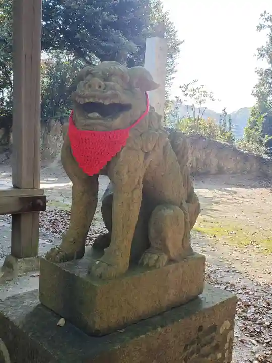 下月隈八幡宮の狛犬