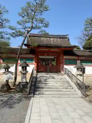 吉田神社の山門・神門