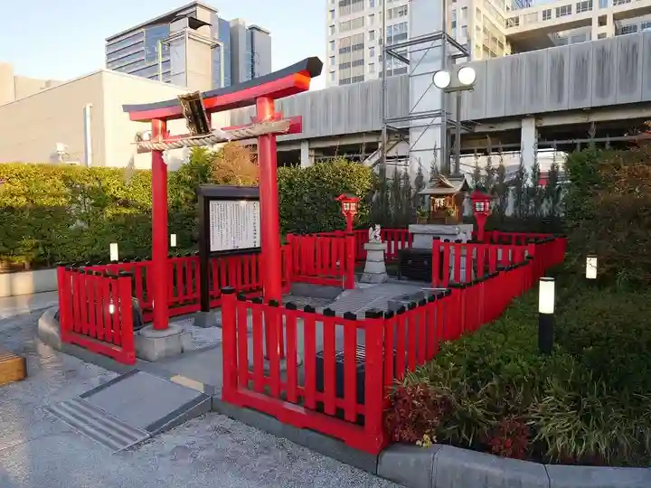アクアシティお台場神社の鳥居