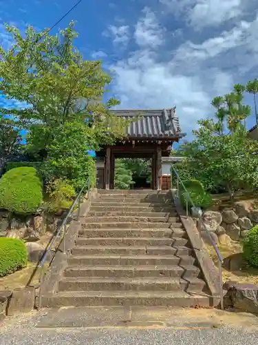 海宝寺の山門