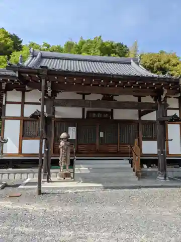 弥勒寺の本殿・本堂