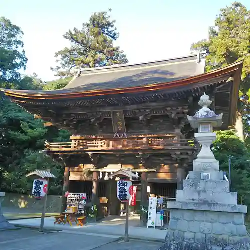 府八幡宮の山門