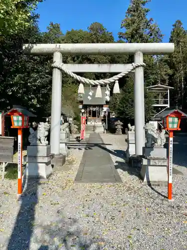 磐裂根裂神社の鳥居