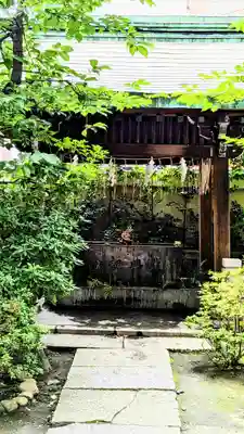 小野照崎神社の手水舎