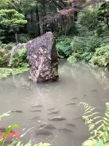 内々神社の庭園