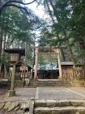 天岩戸神社 東本宮の{uncategorized: "未分類", other: "その他", undefined: "問題あり", building: "その他建物", grave: "お墓", sacred_gate: "鳥居", guardian: "狛犬", statue: "像", buddha: "仏像", history: "歴史", nature: "自然", garden: "庭園", animal: "動物", pagoda: "塔", temizu: "手水舎", mountain_gate: "山門・神門", sanctuary: "本殿・本堂", subordinate: "末社・摂社", art: "芸術", scenery: "景色", jizo: "地蔵", ema: "絵馬", goshuin: "御朱印", omikuji: "おみくじ", items: "授与品その他", amulet: "お守り", goshuincho: "御朱印帳", eats: "食事", festival: "お祭り", votive_dance: "神楽", shichigosan: "七五三参", wedding: "結婚式", experience: "体験その他", initially: "初詣", around: "周辺", anti_infection: "感染症対策"}