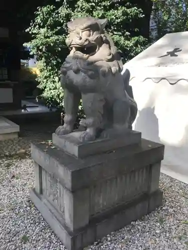 大鳥神社の狛犬