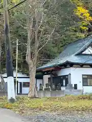 定山寺の本殿